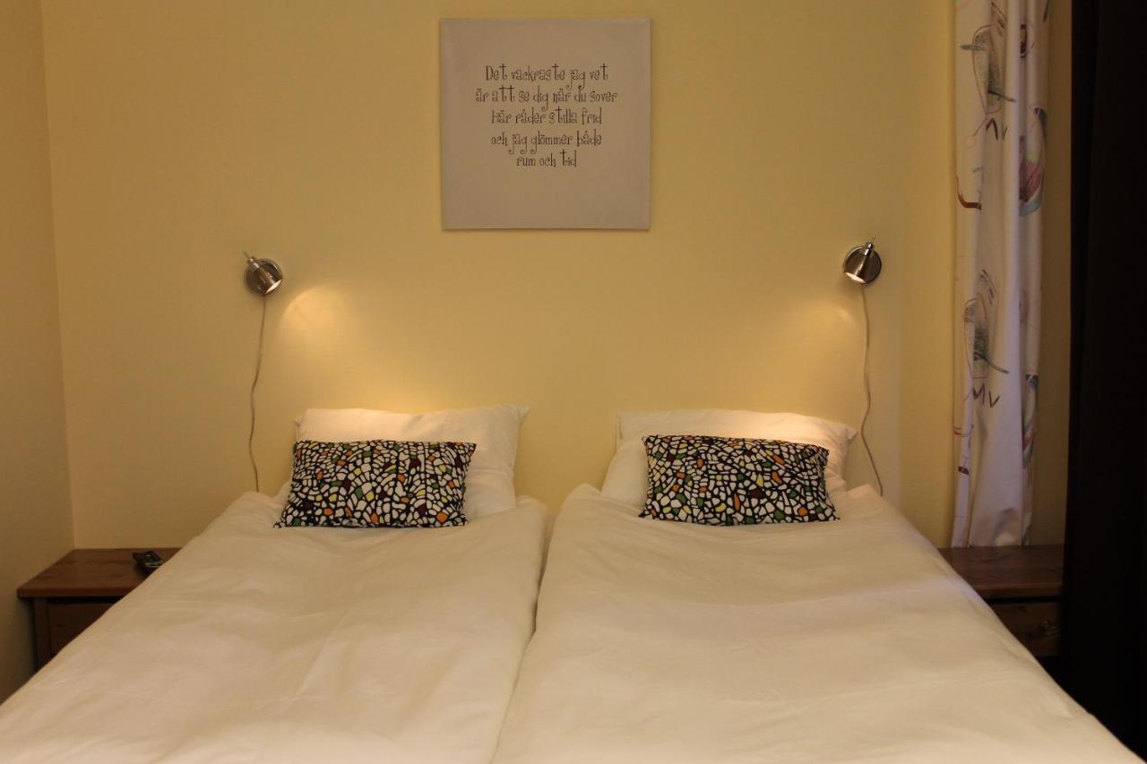 Stationshusets Hotell Och Cafe Köping Quarto foto